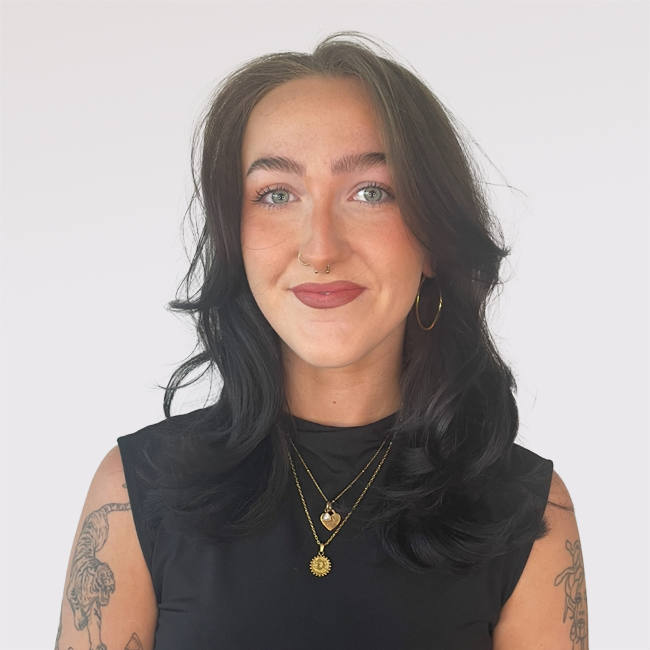 Elysha Engle Headshot