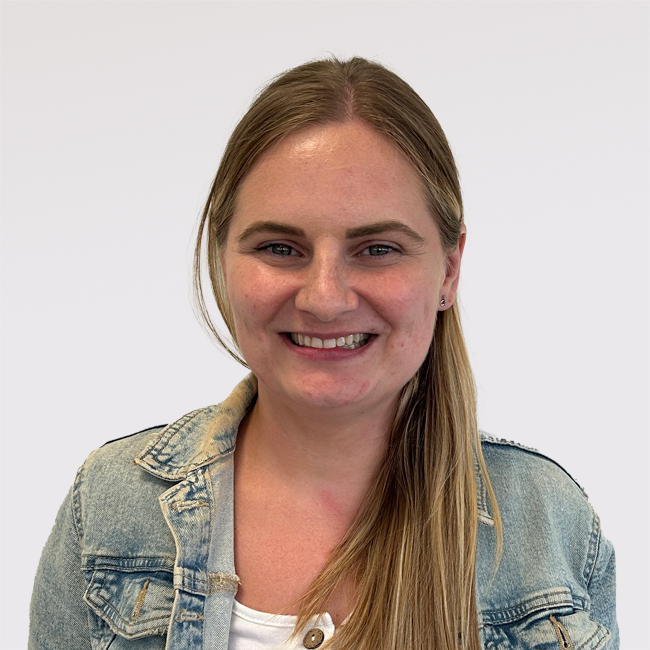 Leigh Watson Headshot